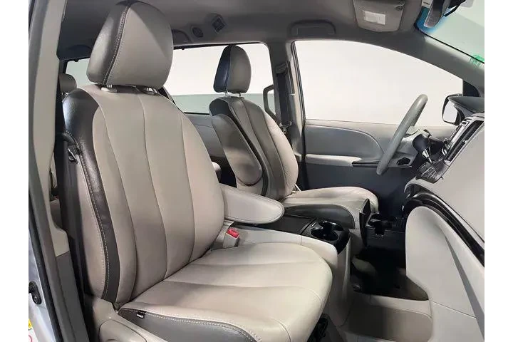 $16952 : Toyota Sienna 2014 image 10