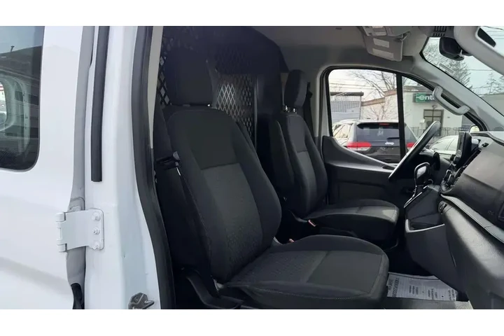 $28743 : Ford Transit 2022 250 3dr SW image 9