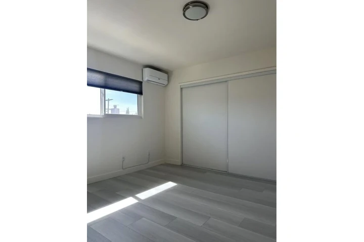 $1530 : 1 Bedroom 1Bath Apt in Gardena image 5