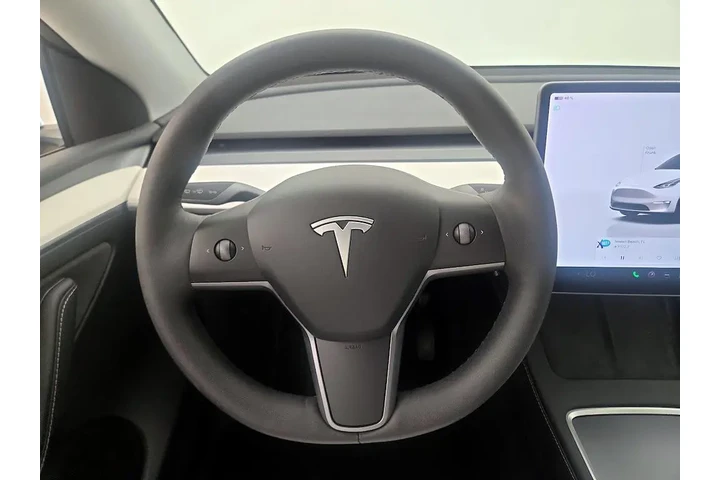 $33998 : Tesla Model Y 2023 AWD Long image 10