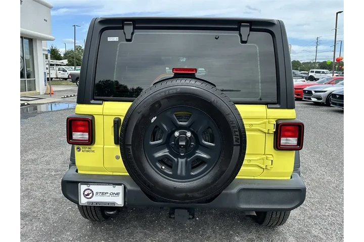 $28050 : Jeep Wrangler 2023 4x4 Sport image 7