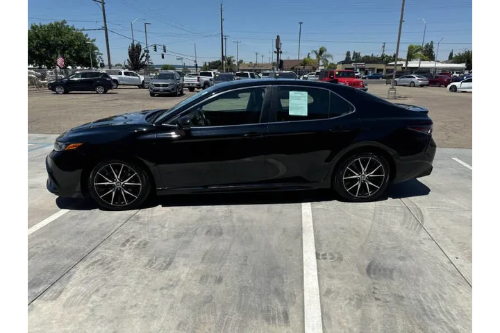 $25999 : 2023 Camry SE image 3