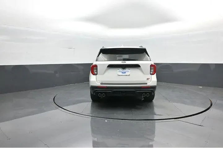 $38860 : Ford Explorer 2022 AWD ST 4d image 6