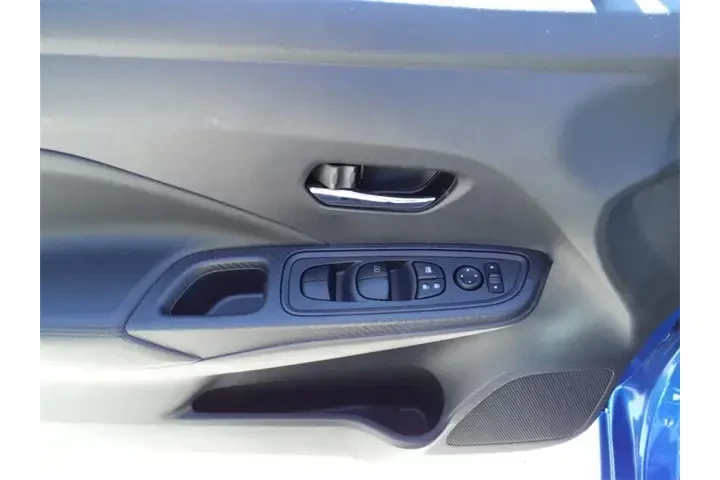 $13985 : Nissan Versa 2020 SV 4dr Sed image 10