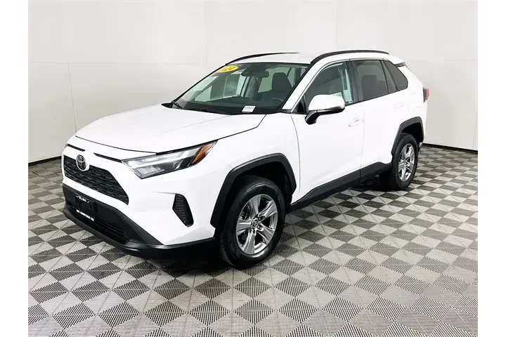 $26500 : Toyota RAV4 2024 XLE 4dr SUV image 3