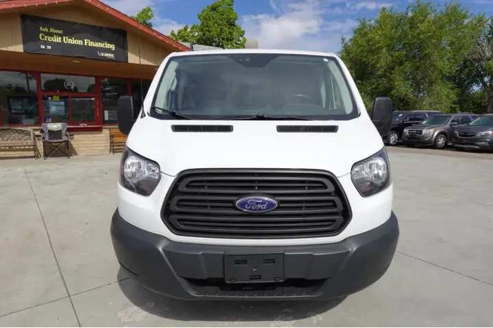 $21979 : 2018 Transit 250 image 5