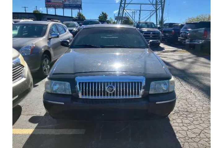 $6900 : 2011 Grand Marquis image 10