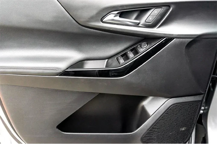 $26884 : Chevrolet Equinox 2025 LT 4d image 10