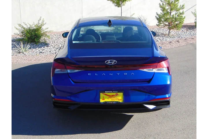 $19821 : 2022 Elantra SEL image 5