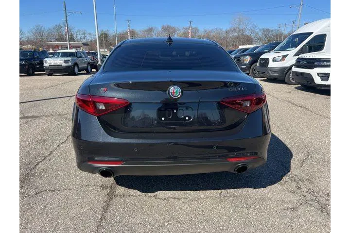 $19995 : Alfa Romeo Giulia 2020 AWD T image 5