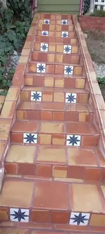 TILE SALTILLO ESCALERAS image 2