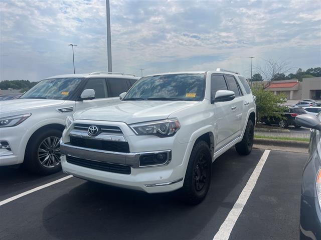 $41990 : PRE-OWNED 2021 TOYOTA 4RUNNER image 6