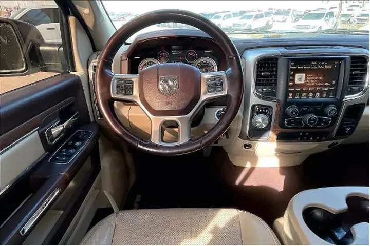 $15118 : Ram 1500 2017 4x2 Laramie 4d image 5