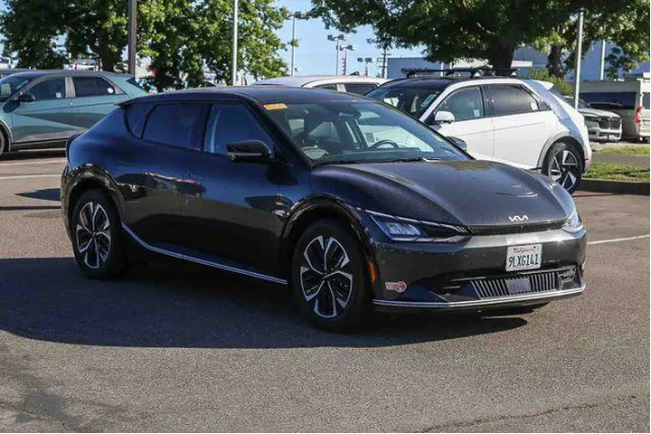 $27991 : Kia EV6 2024 Wind 4dr Crosso image 6