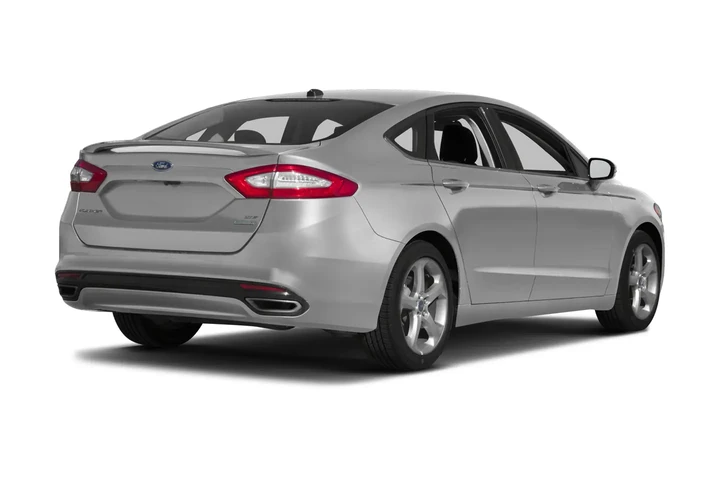 2015 Fusion SE image 2