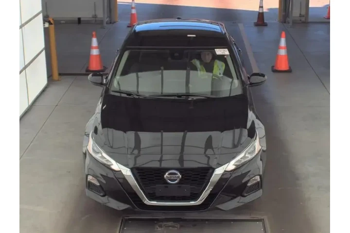 $18493 : Nissan Altima 2022 2.5 SV 4d image 2