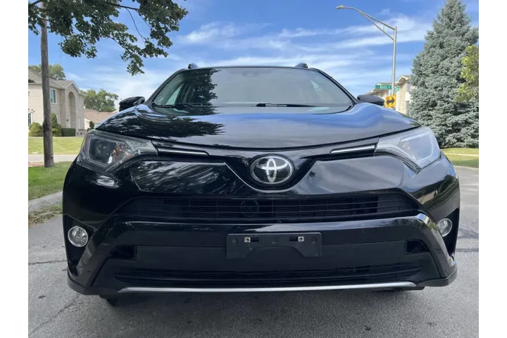$13997 : 2018 RAV4 XLE image 3