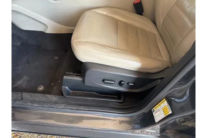 $15083 : Ford Escape 2019 Titanium 4d image 6