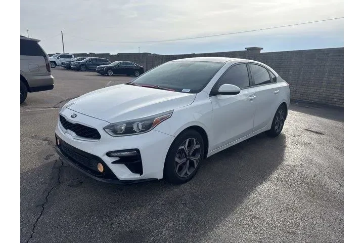 $13982 : Kia Forte 2019 LXS 4dr Sedan image 3