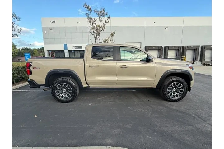 2024 Colorado Z71 4WD image 6