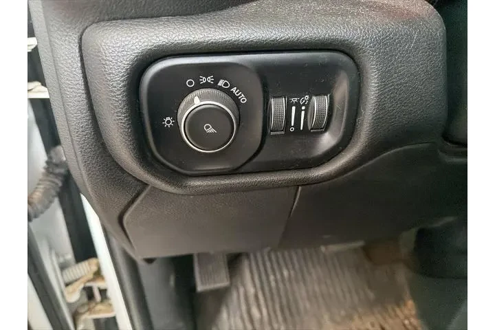 $28975 : Ram 2500 2020 4x4 Tradesman image 9