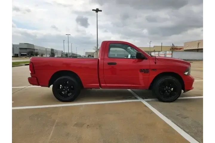 $29995 : Ram 1500 Classic 2022 4x2 Tr image 4