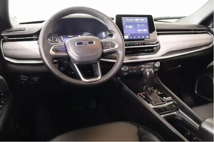 $22614 : Jeep Compass 2025 4x4 Latitu image 2