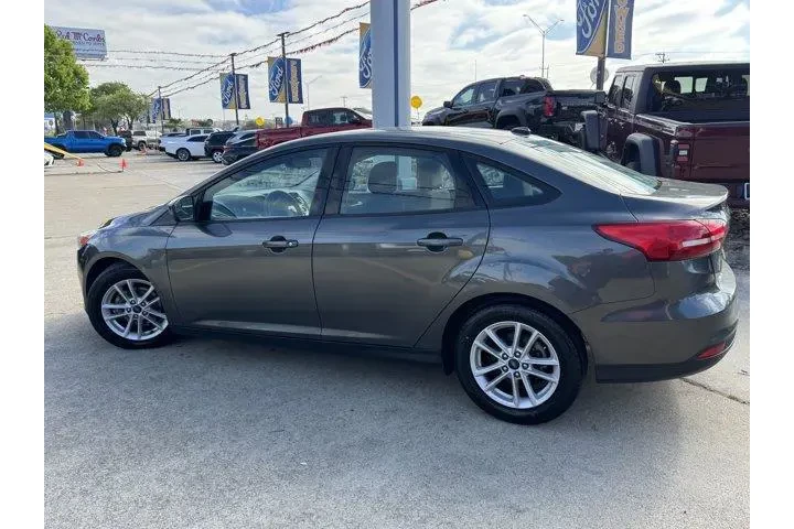 $9998 : Ford Focus 2018 SE 4dr Sedan image 10
