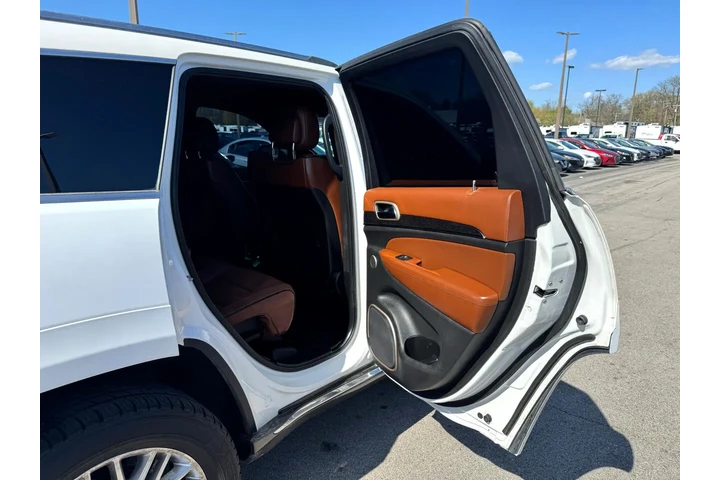 $17980 : 2017 Grand Cherokee Summit 4x4 image 10