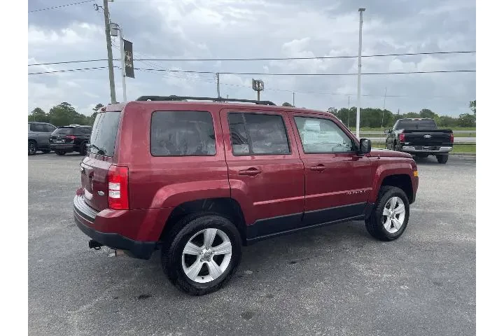 $8981 : Jeep Patriot 2017 4x4 Latitu image 2