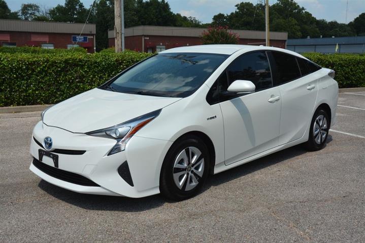 2016 Prius Four image 1