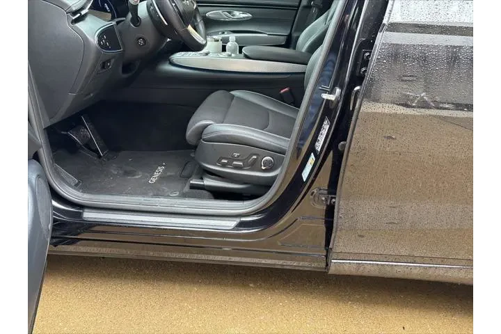 $35942 : Genesis GV70 2023 AWD 2.5T S image 7