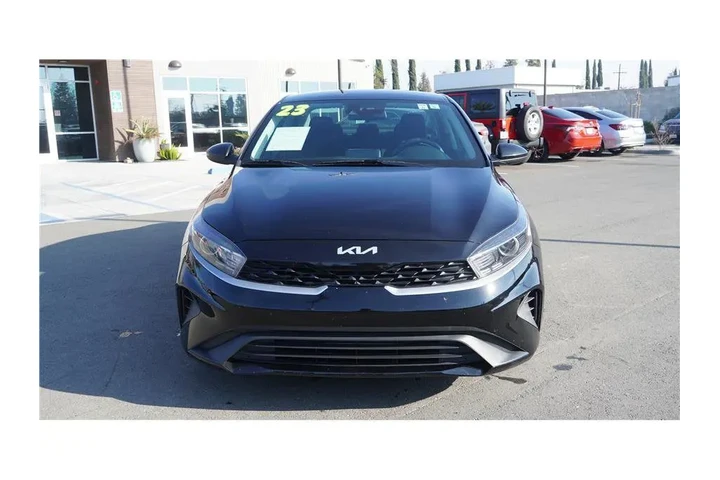 $16250 : 2023 Forte LXS image 3