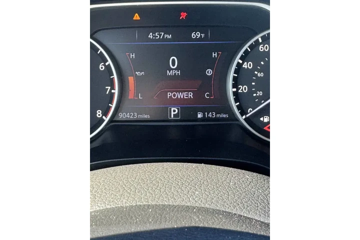 $13750 : 2016 Maxima 3.5 SV image 9