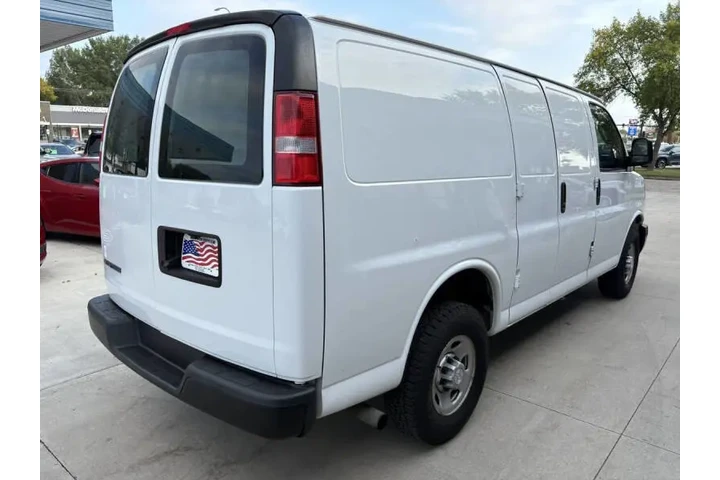 $18990 : 2017 Express 2500 image 7