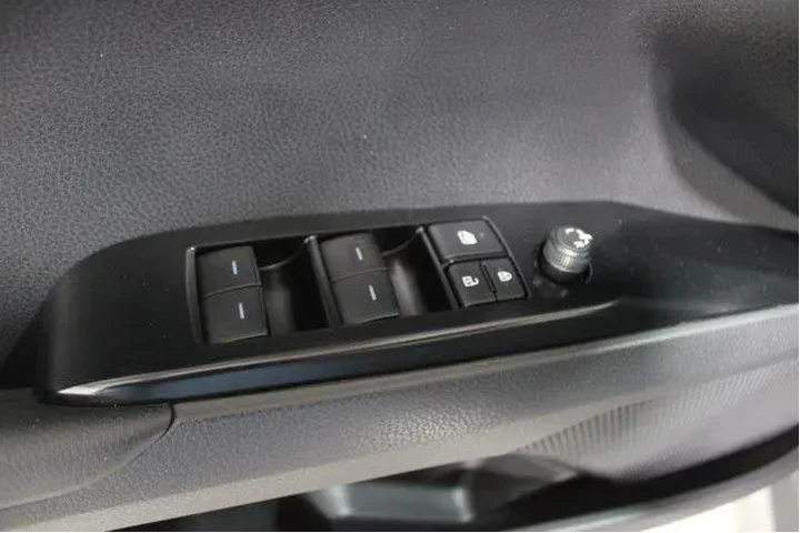 $31955 : Toyota Camry 2025 SE 4dr Sed image 7