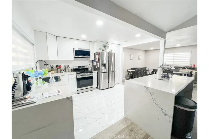 $1500 : Anaheim - 3 bed Available image 2