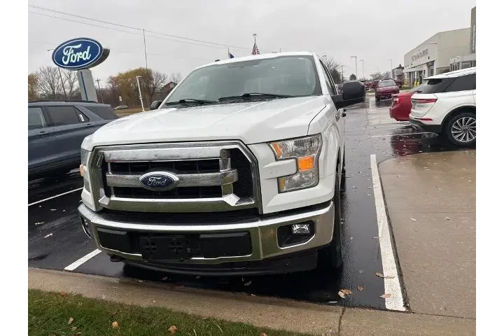 $22052 : Ford F-150 2017 4x4 XLT 4dr image 2