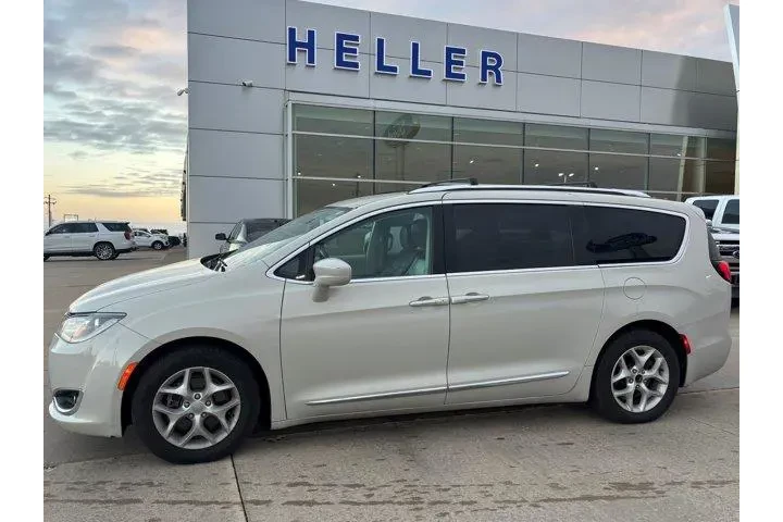 $10962 : Chrysler Pacifica 2017 Touri image 2
