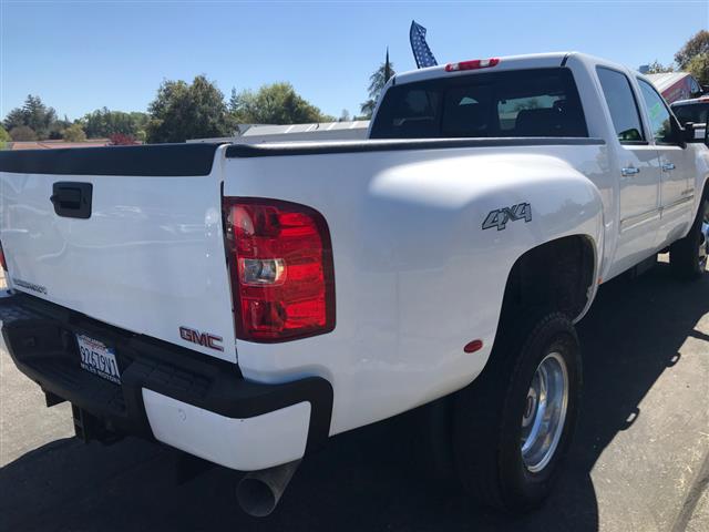 $42995 : 2012 GMC Sierra 3500HD 4WD Cr image 7