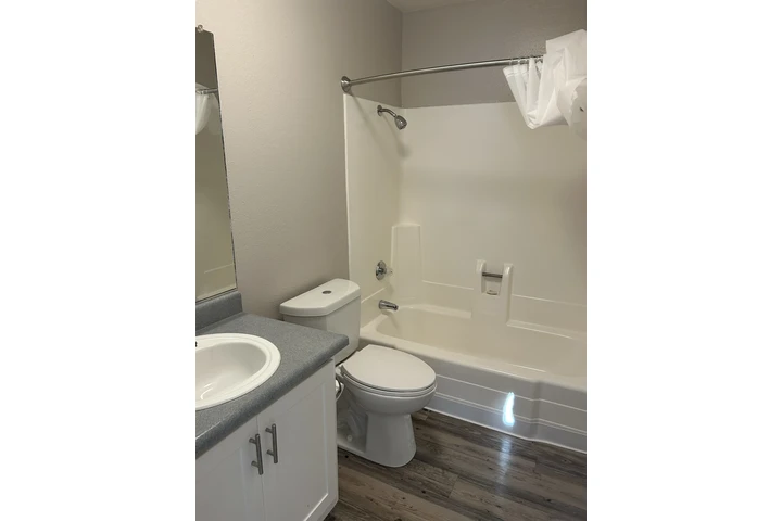 $925 : Compartir cuarto image 3