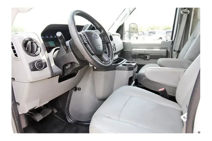$19995 : Ford E-Series 2022 E-350 SD image 8