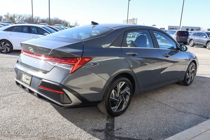 $19988 : 2025 Elantra SEL Convenience image 4