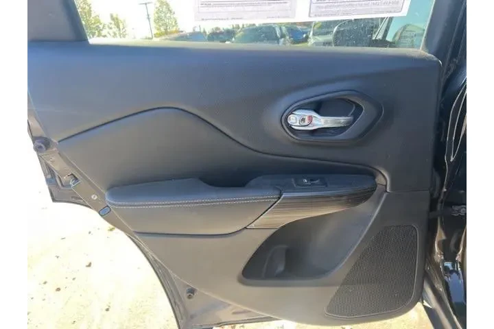 $11825 : Jeep Cherokee 2017 4x4 Limit image 10