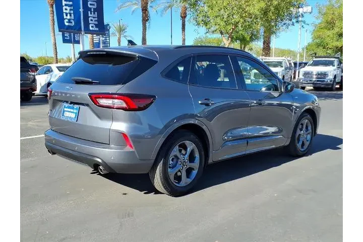 $25963 : Ford Escape 2023 ST-Line 4dr image 4