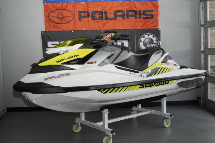 $12777 : 2016 Sea-Doo RXP-X image 4