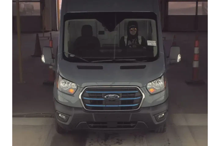 $27999 : Ford E-Transit 2022 350 3dr image 2