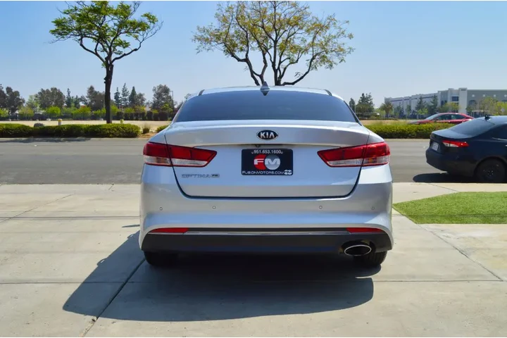 $13265 : Used 2018 Optima LX Auto for image 4