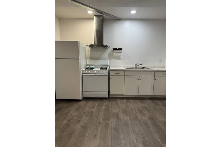 $1450 : Se renta  estudio image 1