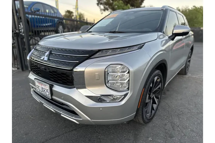 $20995 : 2022 Outlander SEL Special Ed image 3